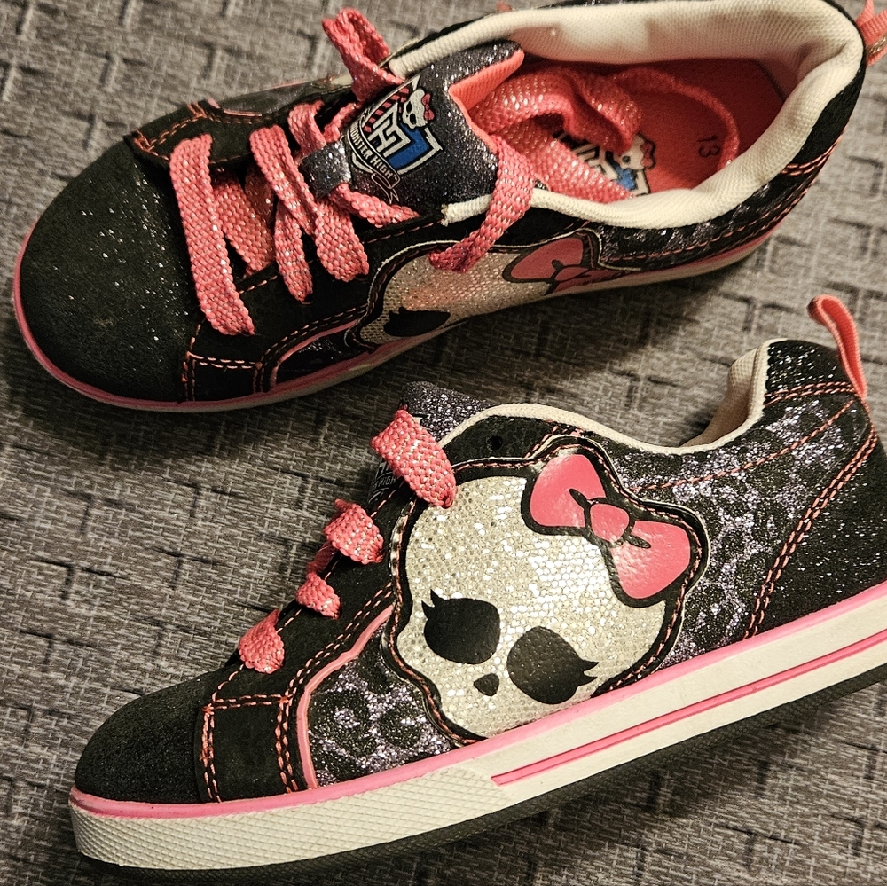 🧩♡monster high Black and Pink Glitter Skull Lace-Up Sneakers